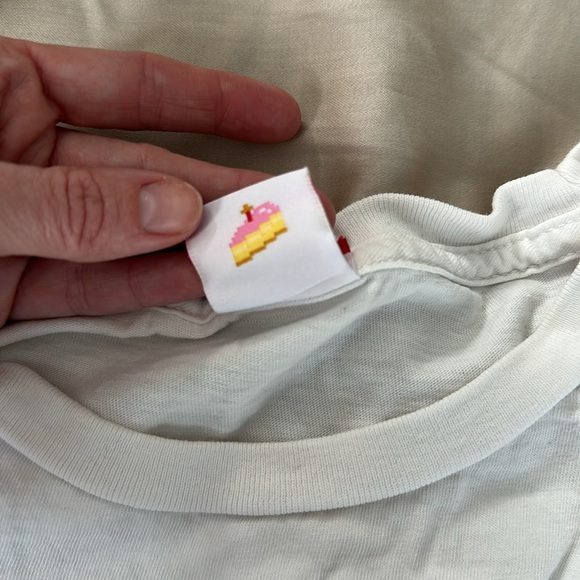 Glossier Graphic White bday T-Shirt - Picture 4 of 4